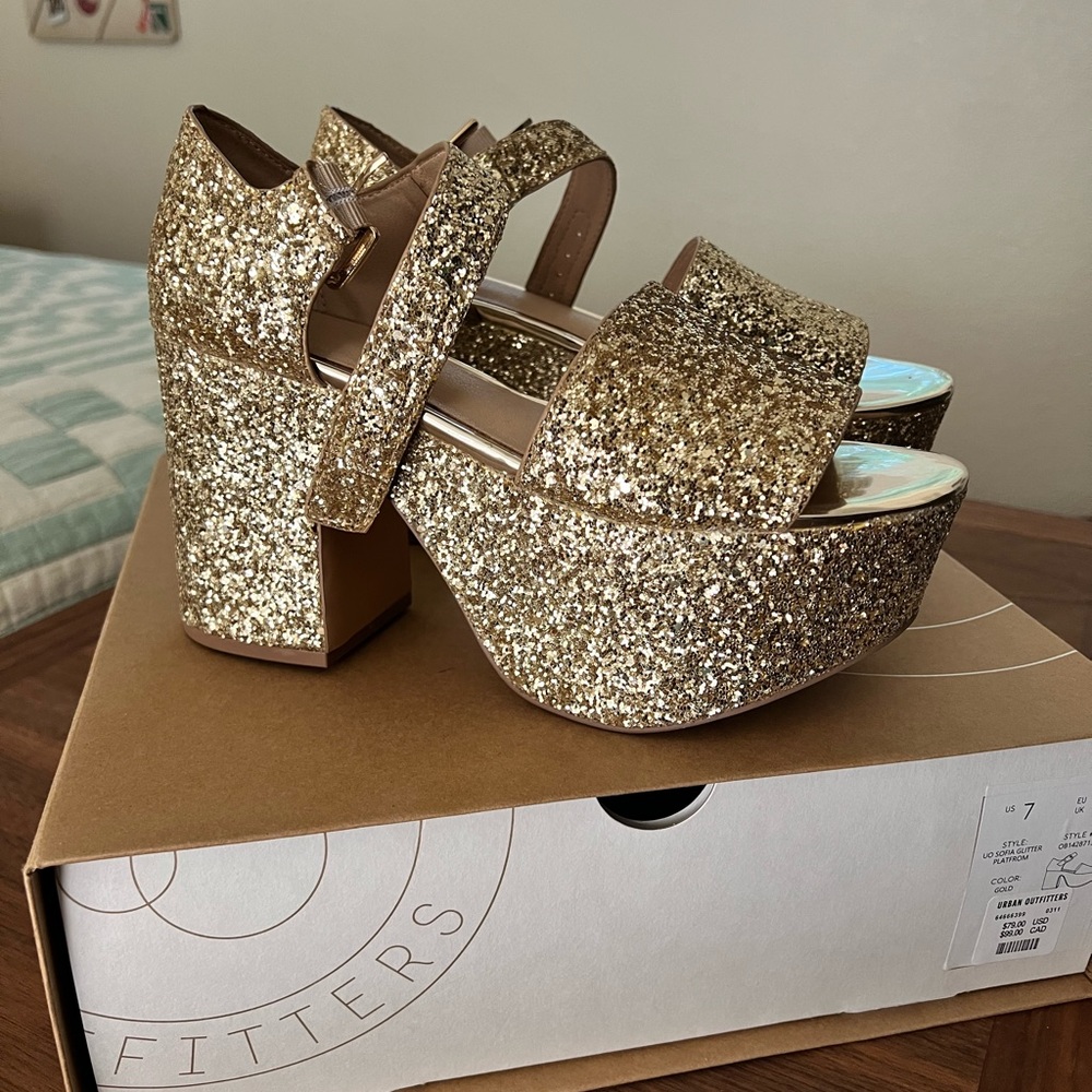 UO Sofia Glitter Platform Heels size 7